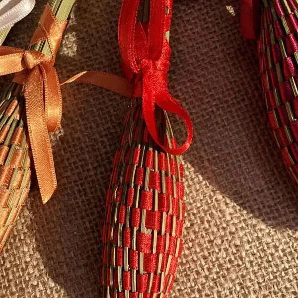 quenouille_fuseau_ruban_rouge