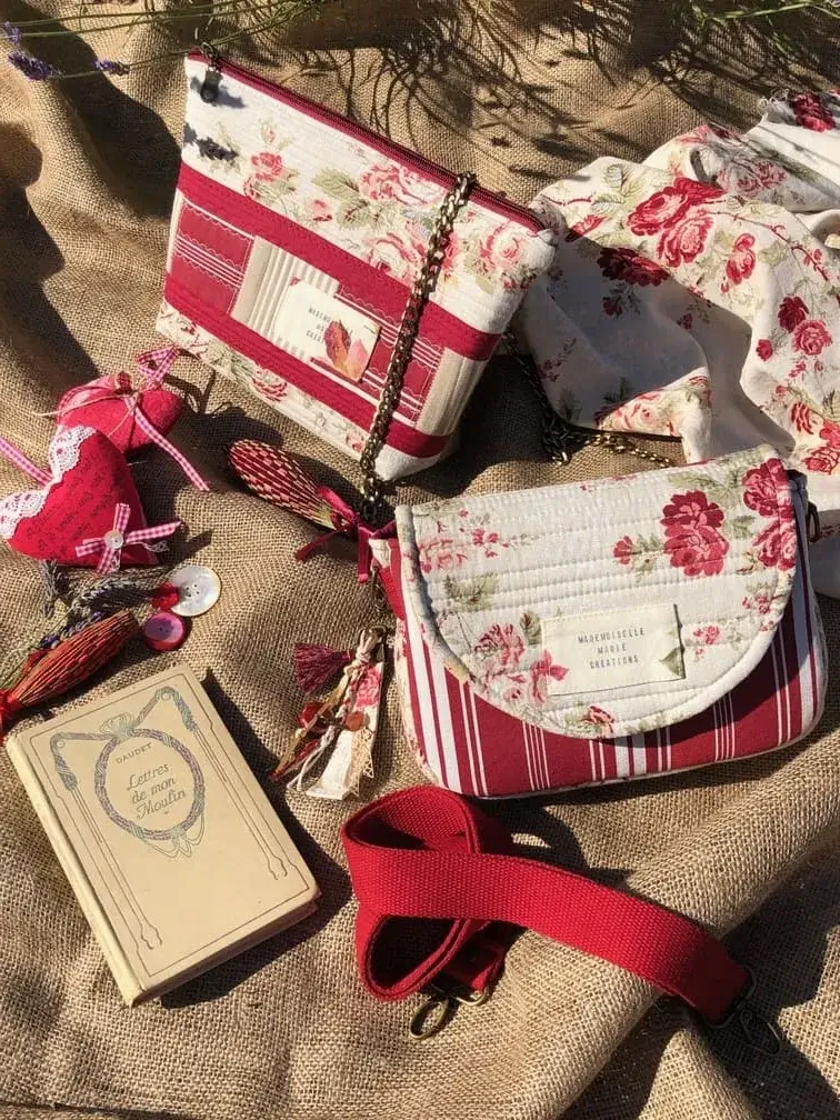 histoires_rouge_trousse_sac_bordeaux_fleurs_idees_cadeaux_femme_unique_createurs_upcycling