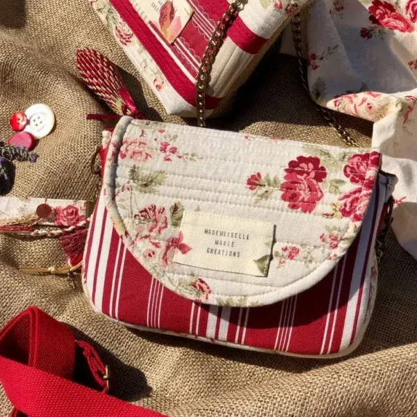 sac_besace_crossbody_banane_rouge_bordeaux_fleuri