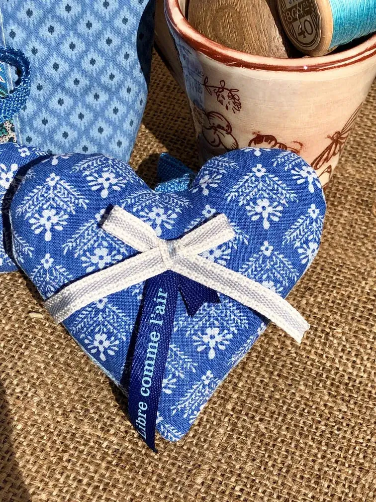 coeur_de_lavande_bleu_jean_upcycling_libre_comme_lair