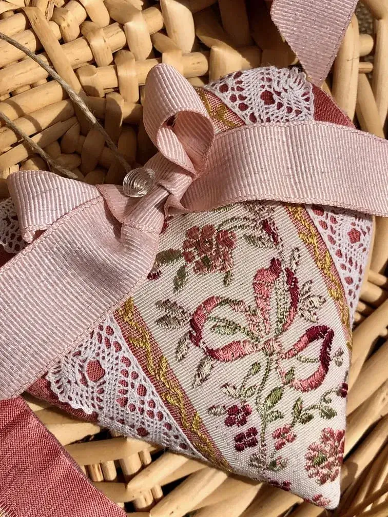 coeur_de_lavande_shabby_dentelle_double_idee_cadeau_marie_antoinette