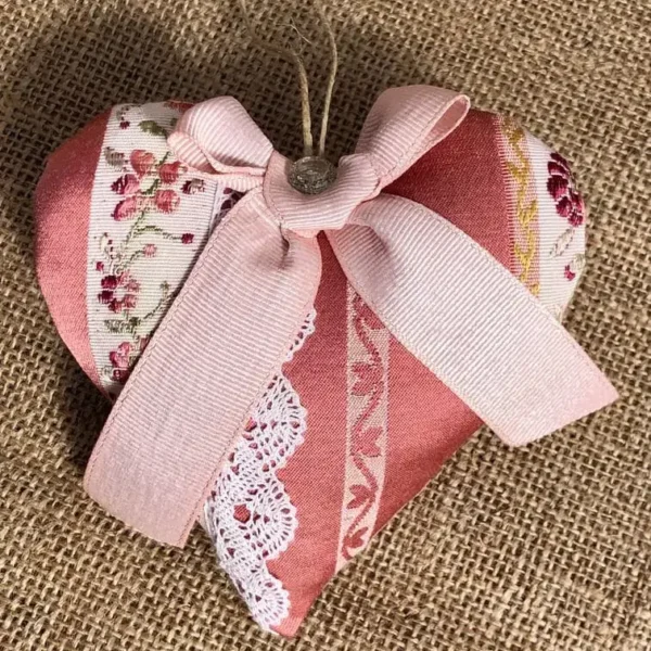 coeur_de_lavande_shabby_dentelle_simple_idee_cadeau_marie_antoinette