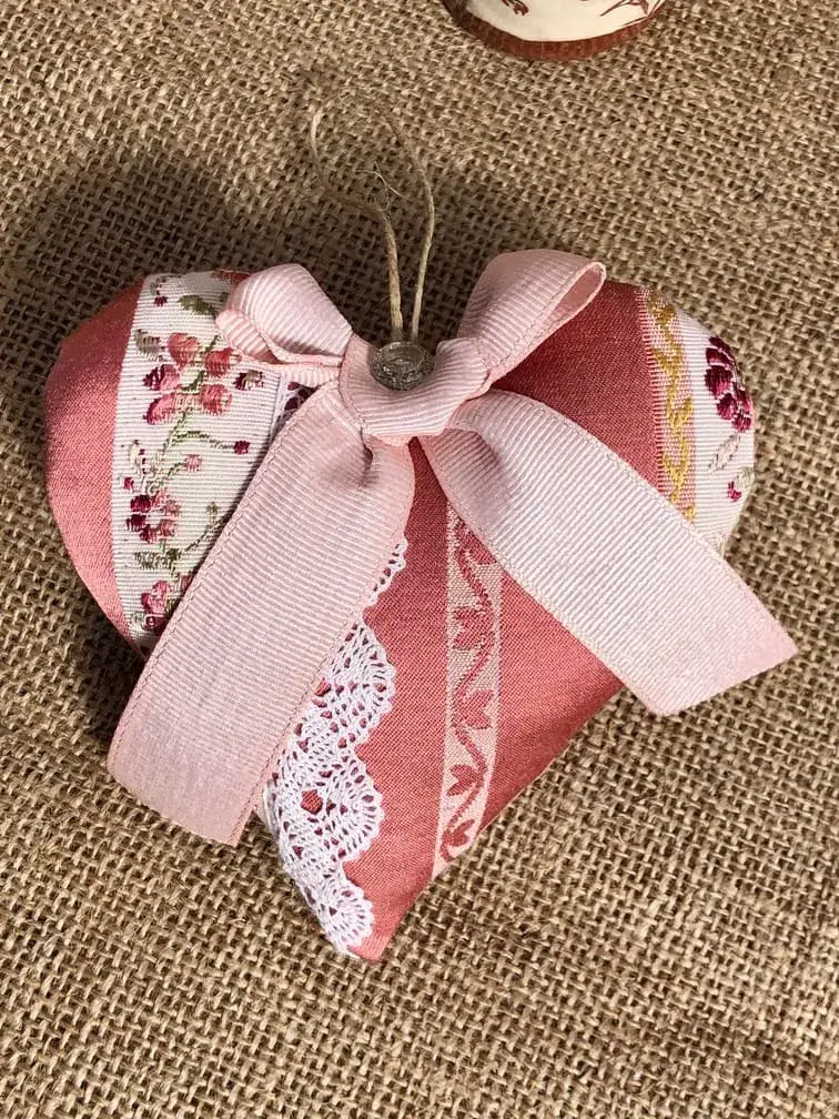 coeur_de_lavande_shabby_dentelle_simple_idee_cadeau_marie_antoinette