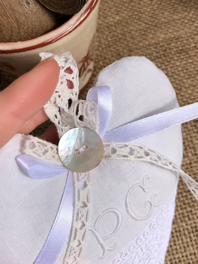 coeur_lavande_cadeau_typique_provence_linge_ancien_dentelle_nacre_blanc