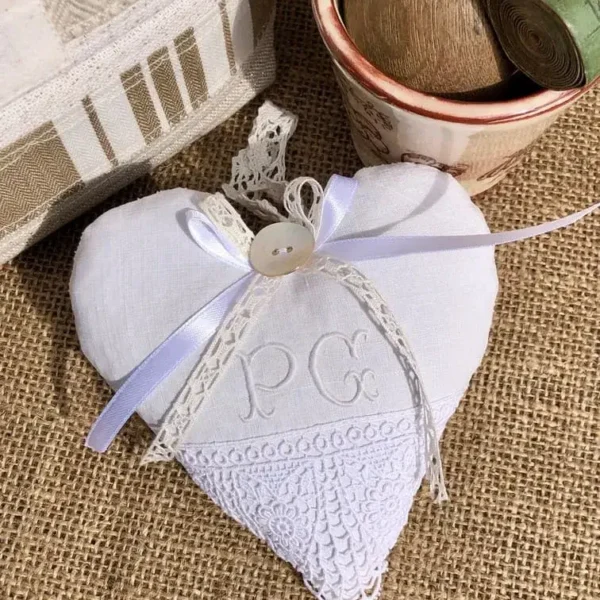 coeur_lavande_provence_idee_cadeau_femme_typique_fete_des_meres_linge_ancien