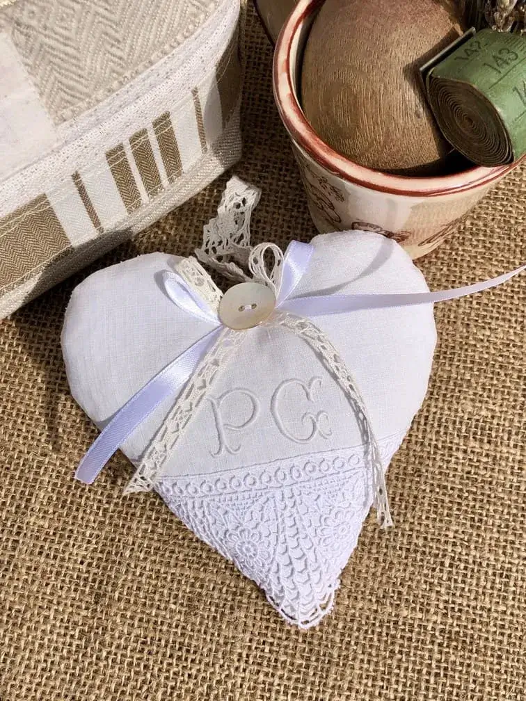 coeur_lavande_provence_idee_cadeau_femme_typique_fete_des_meres_linge_ancien