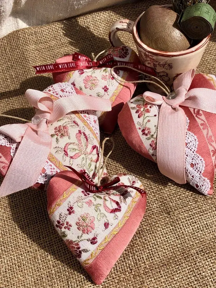 coeurs_de_lavande_cadeau_romantique_provence_dentelle_marie_antoinette