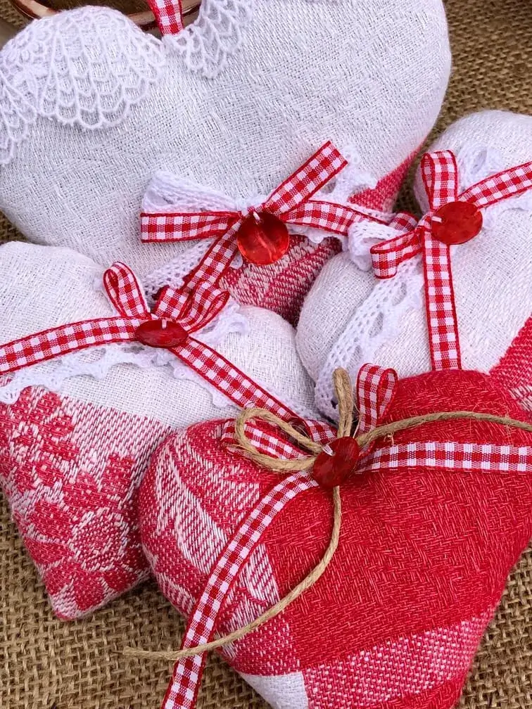 coeurs_lavande_linge_ancien_rouge_blanc_idee_cadeau_provence_femme_comptoir_de_famille