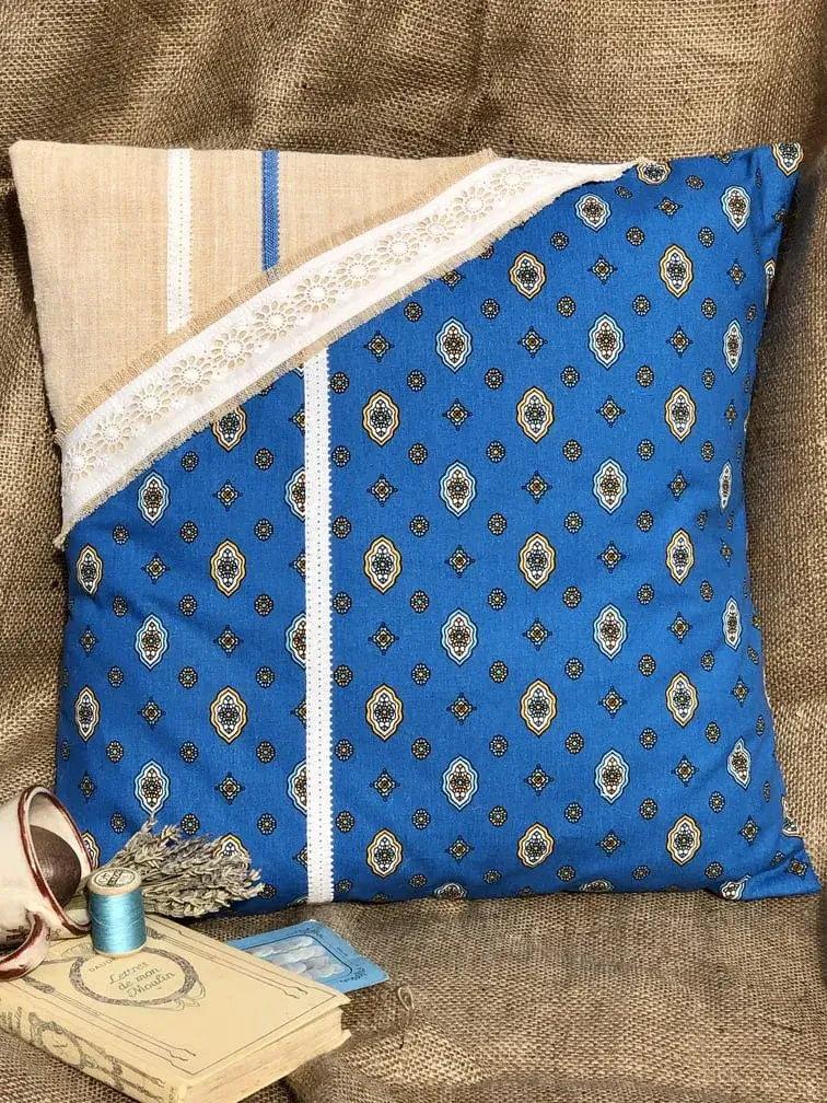 housse_coussin_tissu_provençale_brillane_bleu_decoration_typique_sud