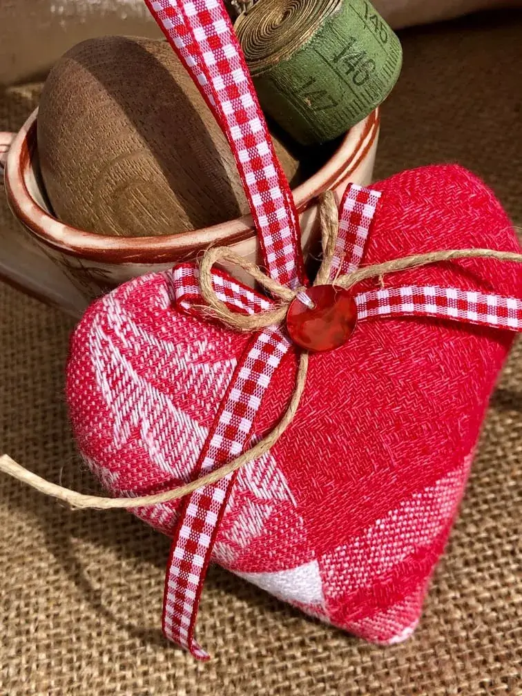 petit_coeur_lavande_rouge_blanc_nacre_vichy_rustique_idee_cadeau_provence