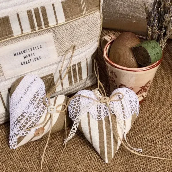 petits_coeurs_de_lavande_toile_matelas_dentelle_rustique_chic