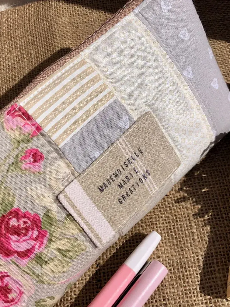 trousse_artisanale_fleurs_shabby_pastel_vintage_idee_cadeau_femme