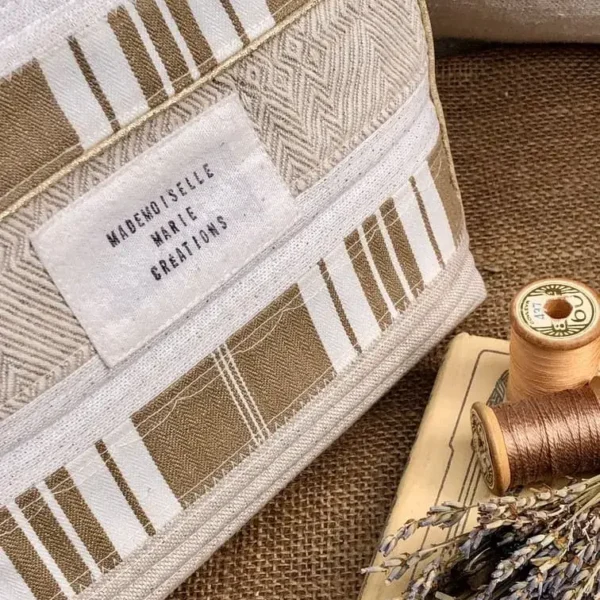 trousse_artisanale_patchwork_boheme_chic_cadeau_femme_rustique_elegant_fait_main