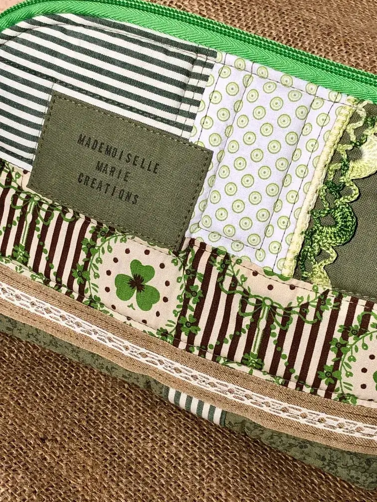 trousse_jour_de_chance_patchwork_rustique_trèfle_dentelle_idée_cadeau