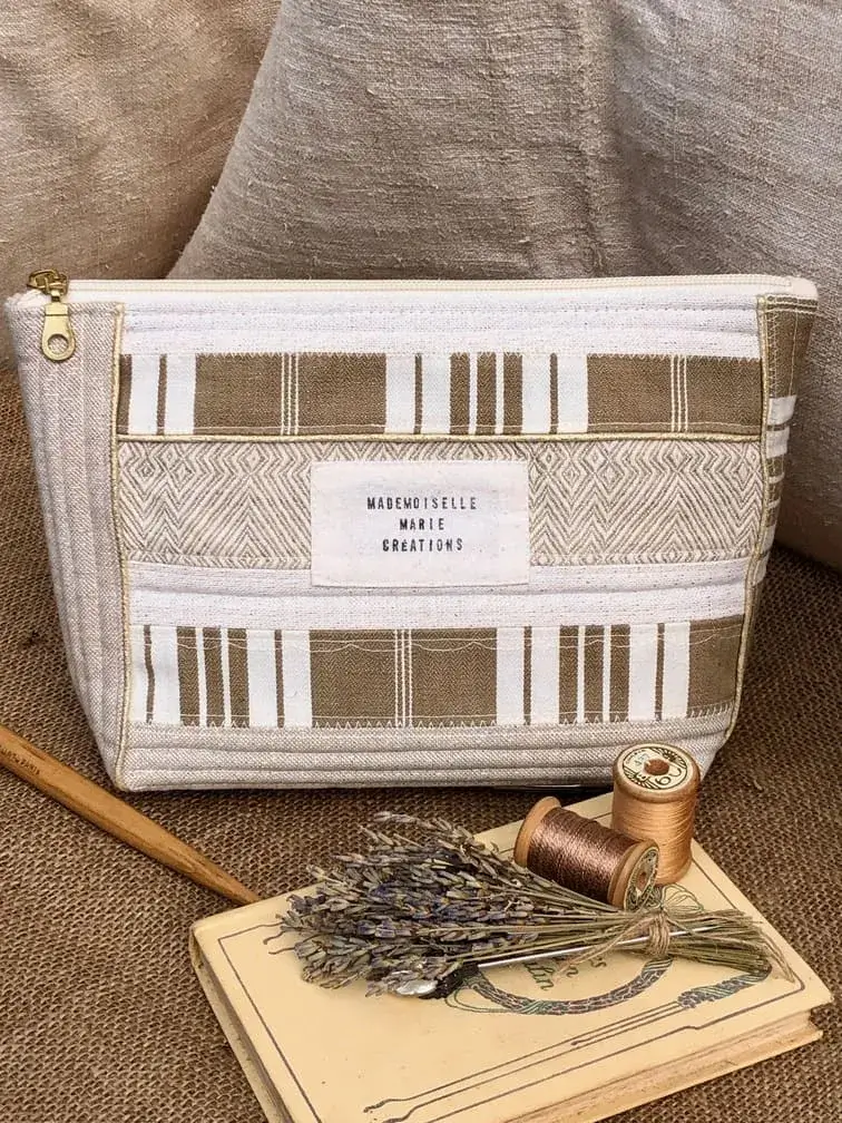 trousse_patchwork_boheme_chic_creme_dore_or_idee_cadeau_femme_elegant