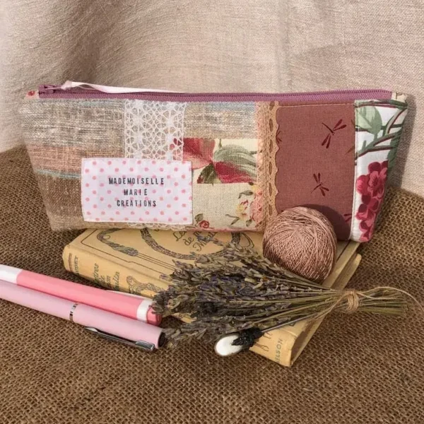 trousse_stylos_maquillage_shabby_fleurie_rose_patchwork
