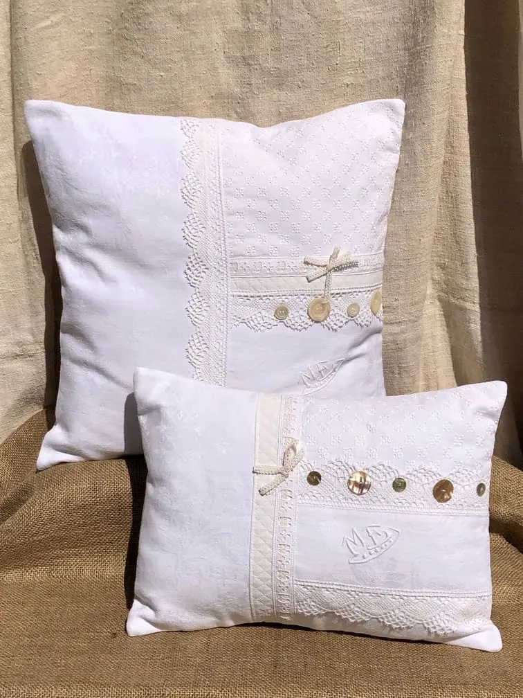 collection_blanc_lumiere_coussin_linge_ancien_nacre_idee_cadeau_esprit_saint_tropez_provence