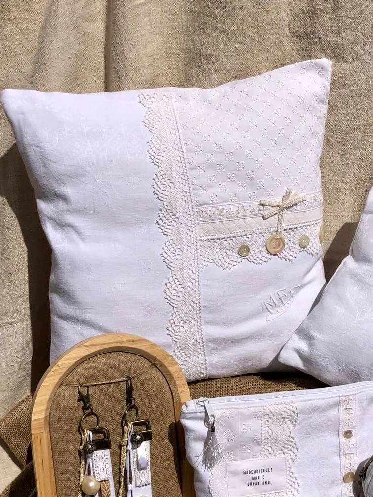 collection_blanc_lumiere_coussin_trousses_grigri_idee_cadeau_esprit_saint_tropez_provence