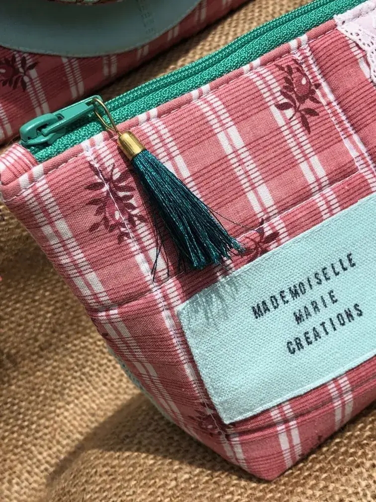 trousse_berlingot_indienne_artisanale_idee_cadeau_provence_collection_capsule_vintage_bonbon_upcycling_reemploi_linge_ancien