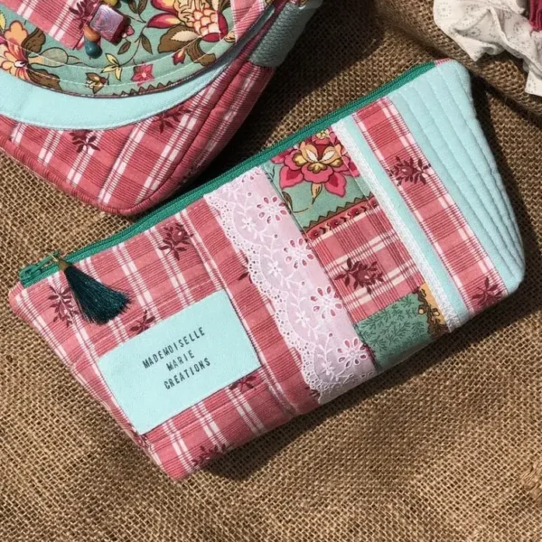 trousse_dentelle_indienne_artisanal_fait_main_provence_cadeau_original_capsule_textile_vintage_upcycling_vintage_bonbon