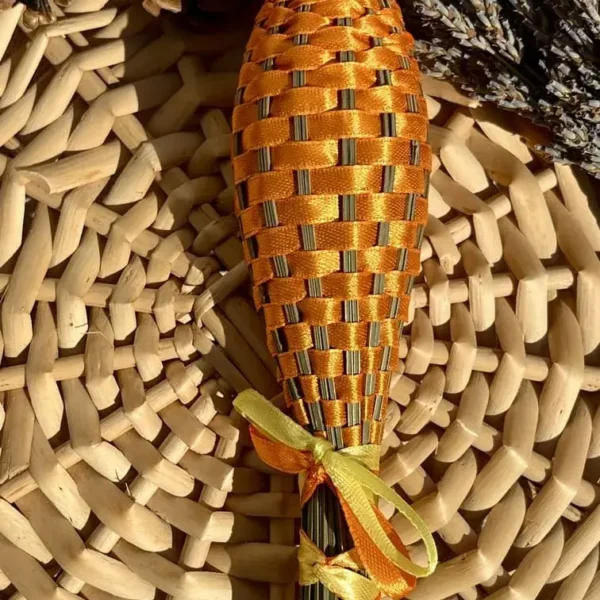 fuseau_quenouille_lavande_orange_tressage_main_artisanat_provencal