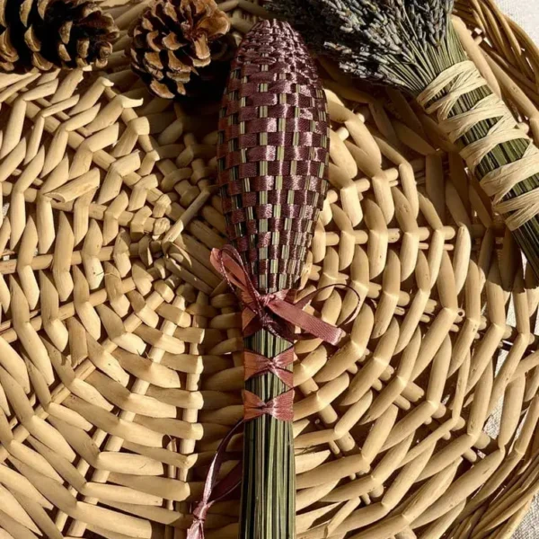 quenouille_fuseau_lavande_provence_artisanat_fait_main_violet