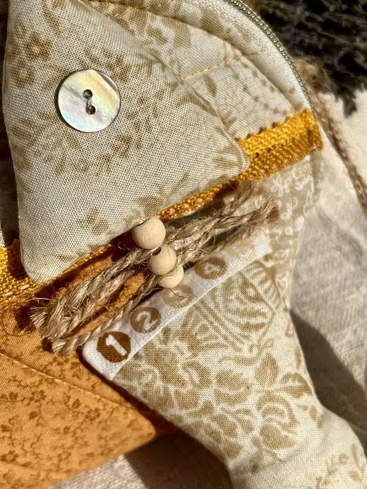 sardine_lavande_bouton_nacre_upcycling_textile_idee_cadeau_provence
