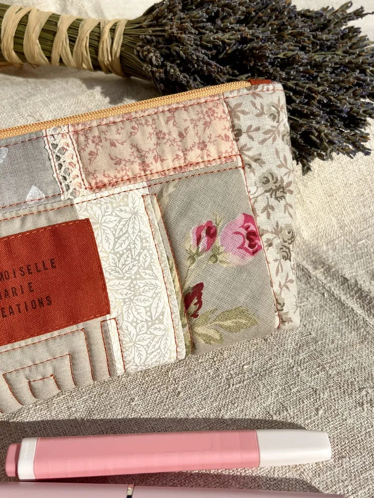 Trousse écolière patchwork taupe & orangé – Image 4